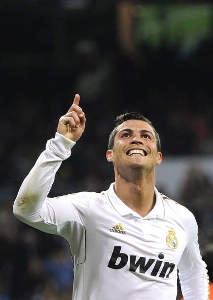 Ronaldo là người kết thúc bữa tiệc bàn thắng cho Real với một pha lập công đẹp mắt.